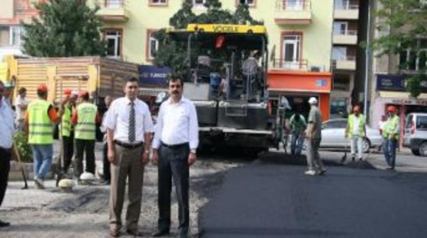 Sungurlu&rsquo;da Asfalt &Ccedil;alışmaları Tamgaz Devam Ediyor