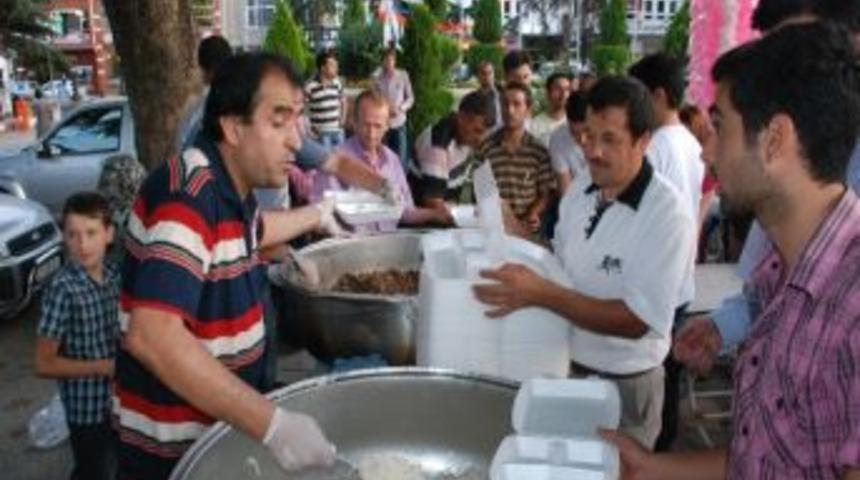 Tokat'ta 5 Bin Kişiye İftar Yemeği