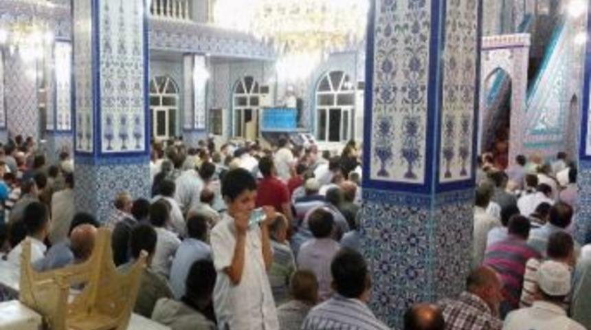 G&uuml;m&uuml;şhane'de Camiler Kadir Gecesinde Doldu Taştı