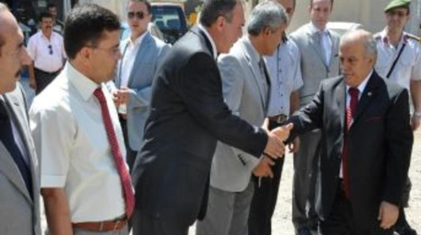 Merkeze Alınan Yozgat Valisi İl&ccedil;elere Veda Ziyaretlerini S&uuml;rd&uuml;r&uuml;yor