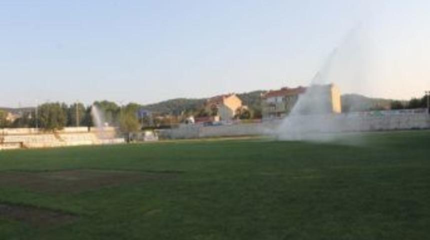 &Ccedil;an İbrahim Bodur Stadı Bakımda