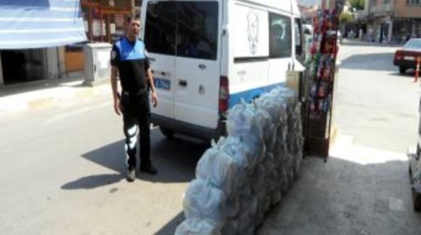 Salihli Emniyeti'nden Gıda Yardımı