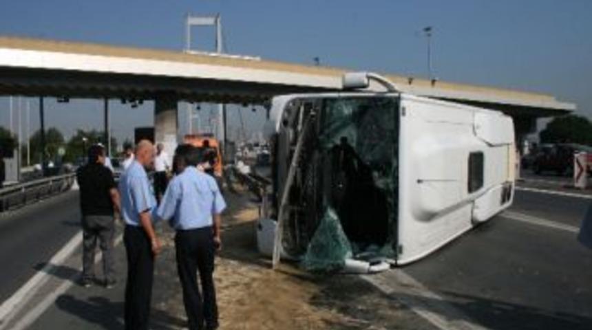 Boğazi&ccedil;i K&ouml;pr&uuml;s&uuml; Gişelerinde Kaza