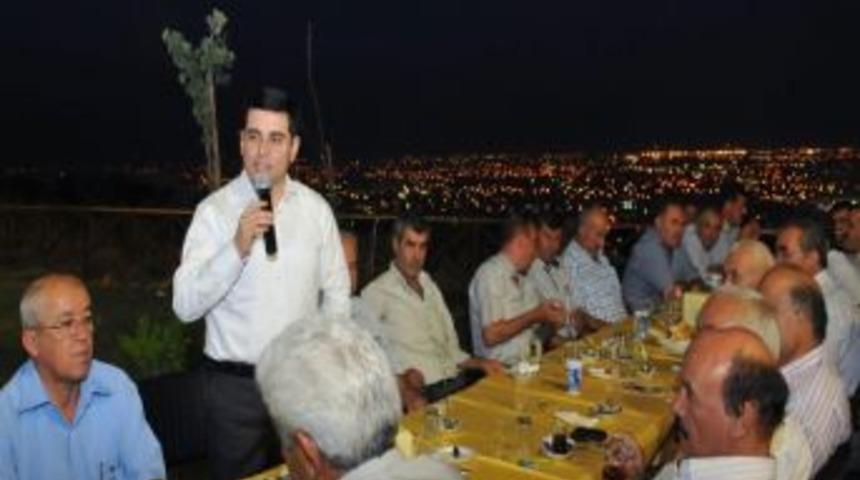 Başkan T&uuml;t&uuml;nc&uuml; Muhtarlarla İftarda Bir Araya Geldi