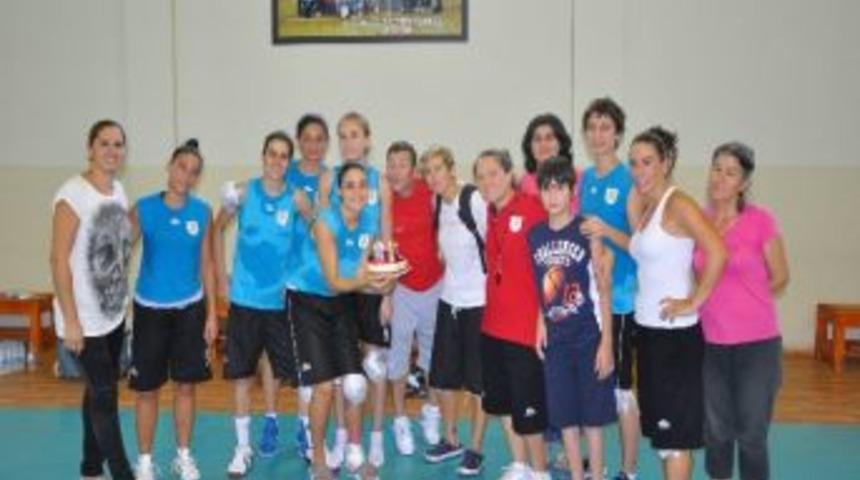 Tarsus Belediyespor'da Deniz İle Dila&rsquo;ya Doğum G&uuml;n&uuml; S&uuml;rprizi