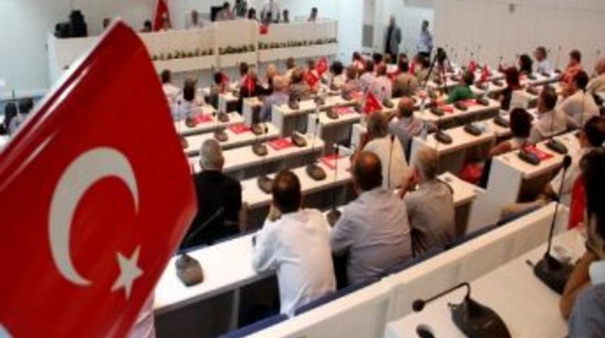 İzmir'den Şehit Ailesine Sevgi Eli Uzandı