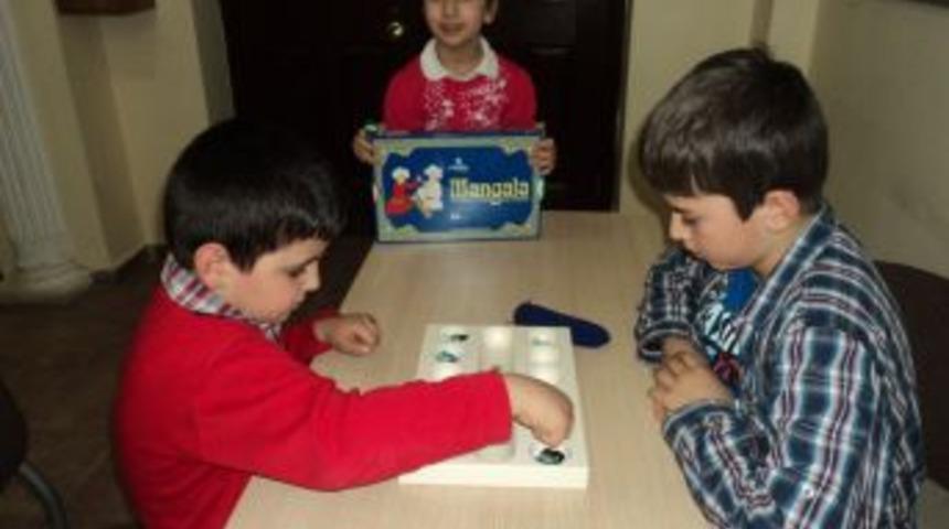 Ramazan Dede Bilgievi&rsquo;nde 'Osmanlı Satrancı Mangala' Oynanıyor