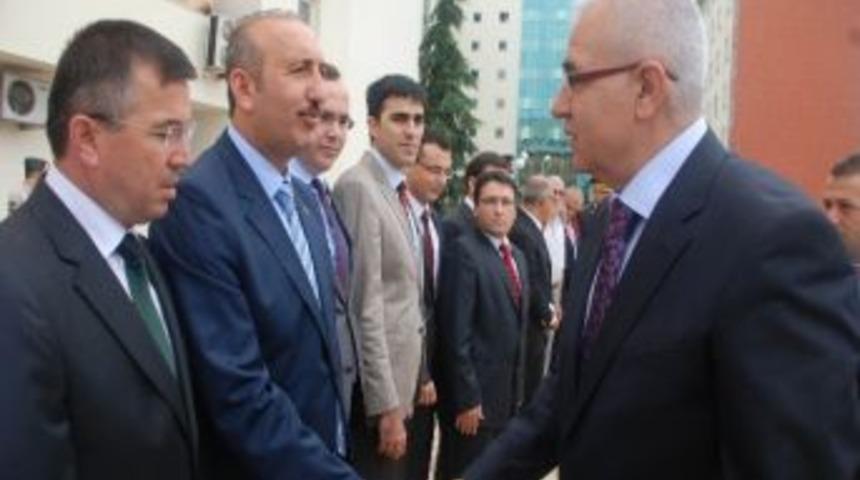 Rize&rsquo;nin Yeni Valisi Nurullah &Ccedil;akır G&ouml;revine Başladı