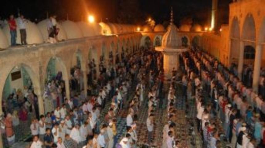 Şanlıurfa&rsquo;da Kadir Gecesi Coşkusu