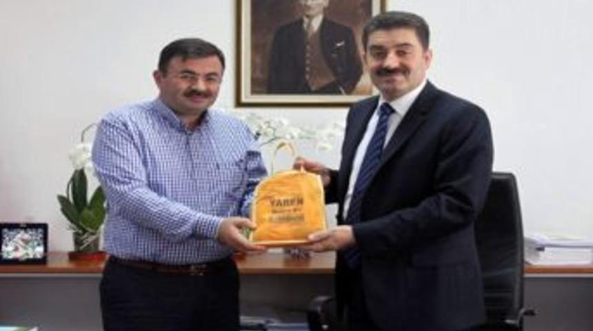 Maliye Bakanı Yardımcısı Cantimur'a Hemşerilerinden Gediz Ansiklopedisi