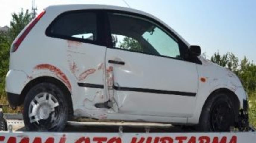 Kayseri&rsquo;de Maddi Hasarlı Trafik Kazası