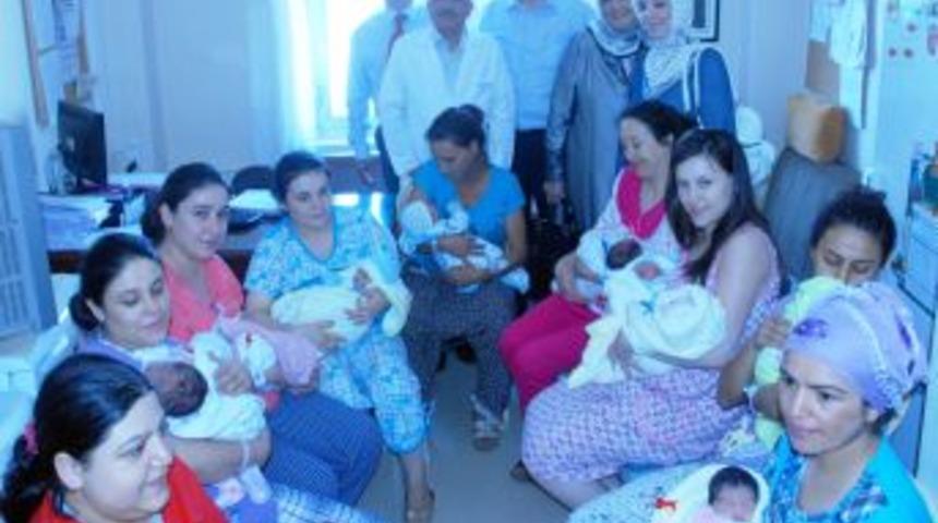 Konak M&uuml;ft&uuml;l&uuml;ğ&uuml; Kadir Gecesi Doğan 65 Bebeğe &Ccedil;eyrek Altın Verdi