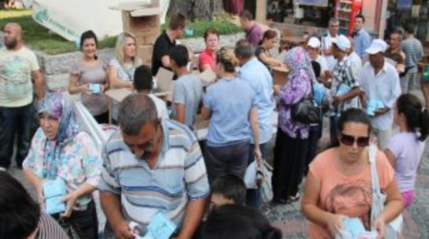 Edirne Belediyesi 25 Bin Kandil Simidi Dağıttı