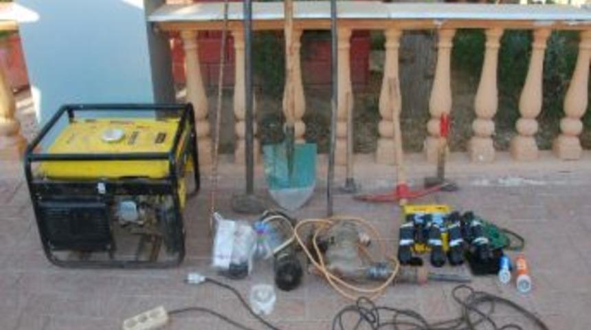 Torbalı'da Kaçak Kazı Yapmak İsteyen Altı Kişi Yakalandı