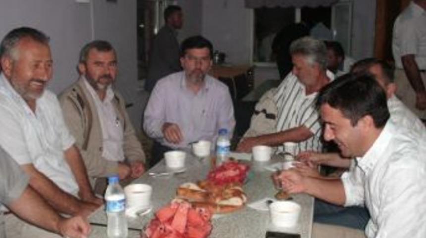 Mollabey Camiinde sahur yemeği verildi