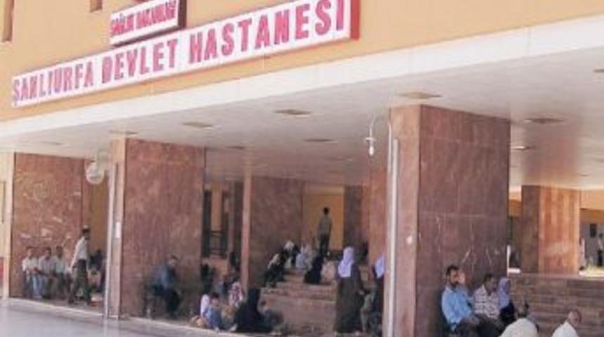 Hasta Yakınları, Hastane Bah&ccedil;esinde Geceliyor