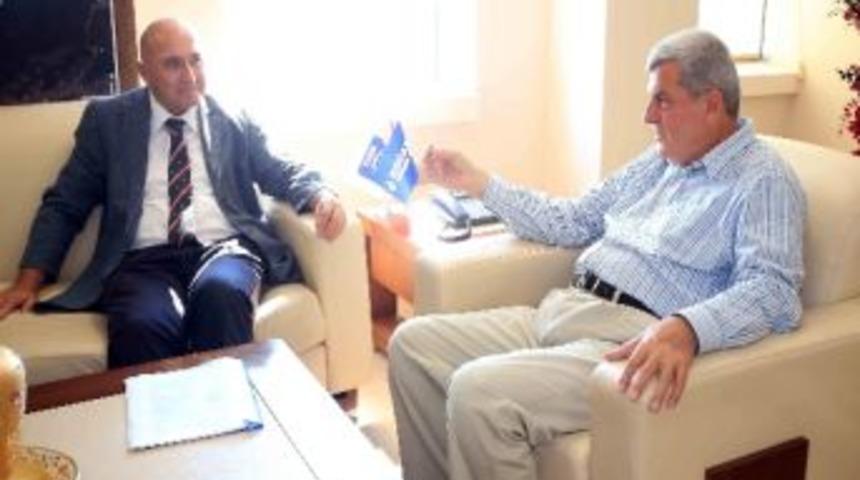 Tıp Fakültesi Dekanı'ndan Karaosmanoğlu'na Ziyaret