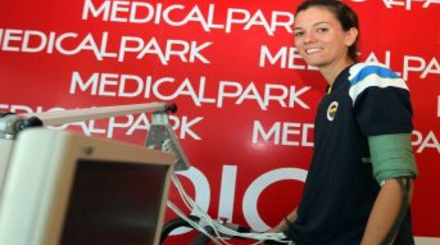 Fenerbah&ccedil;e'de Kadın Voleybolcular Sağlık Kontrol&uuml;nden Ge&ccedil;ti