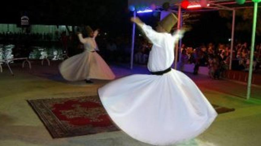 Uzunlu Beldesinde İlahi Konseri D&uuml;zenlendi