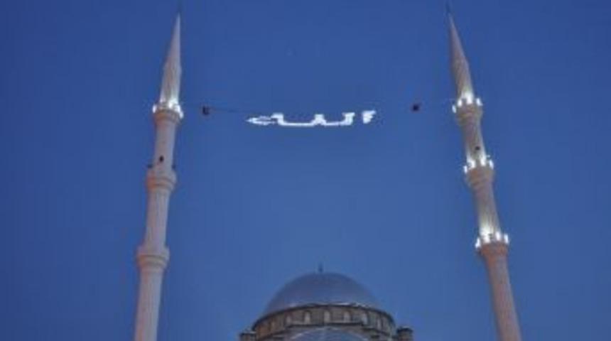 Yerk&ouml;y Camilerinde Dijital Mahya