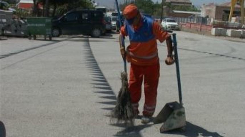 Kendisini Ateşe Veren Temizlik İş&ccedil;isi Kurtarılamadı