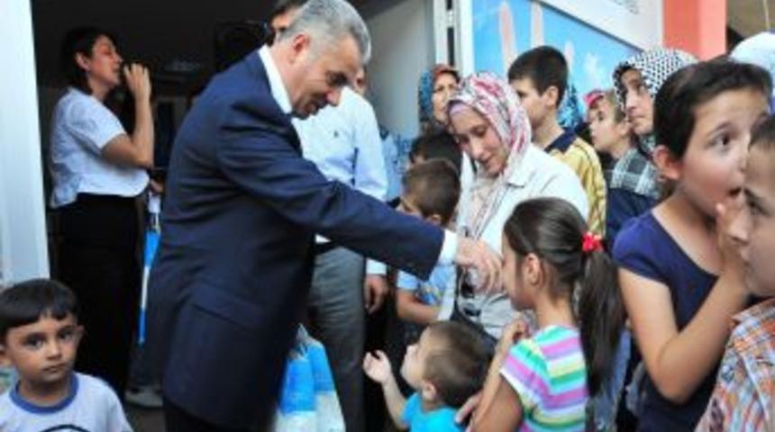 Yardıma Muhtaç Çocukların Bayramlık Sevinci