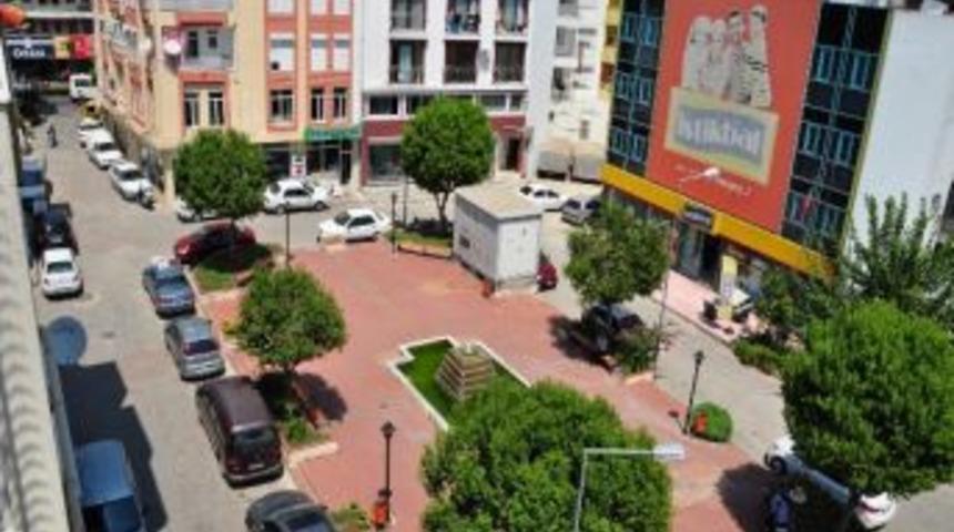 Asım Okur Meydanı&rsquo;nda D&uuml;zenleme &Ccedil;alışmaları