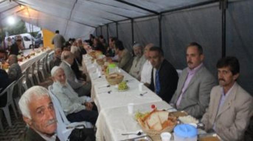 Erik&ccedil;eli Mahallesi'nden Kumru Protokol&uuml;ne İftar