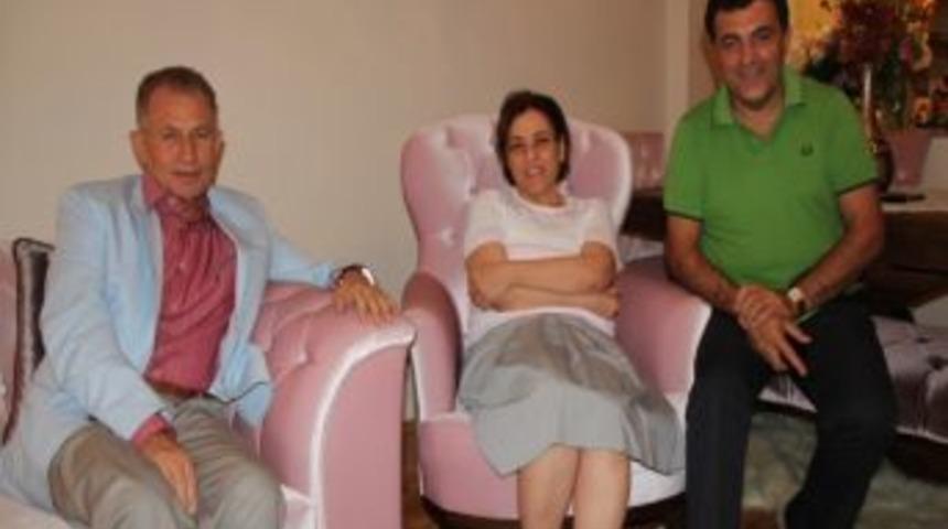 Ege-koop Genel Başkanı Aslan, Tahliye Edilen Pervin Şenel Genç'i Ziyaret Etti