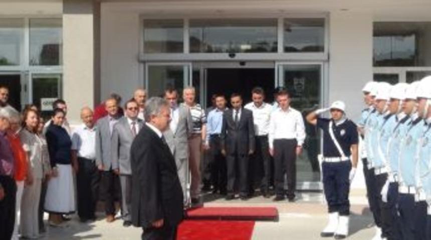 Vali Kahraman, Karaman'a Veda Etti