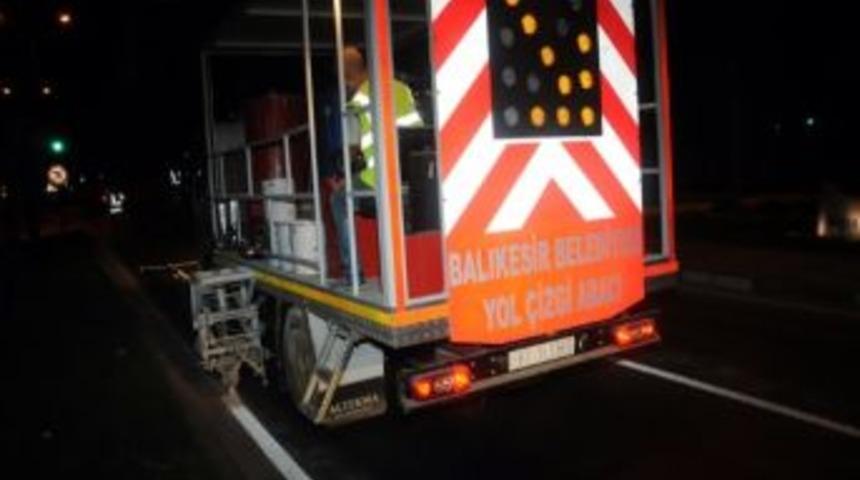 Balıkesir'de Trafik Yol &Ccedil;izgileri Yenileniyor