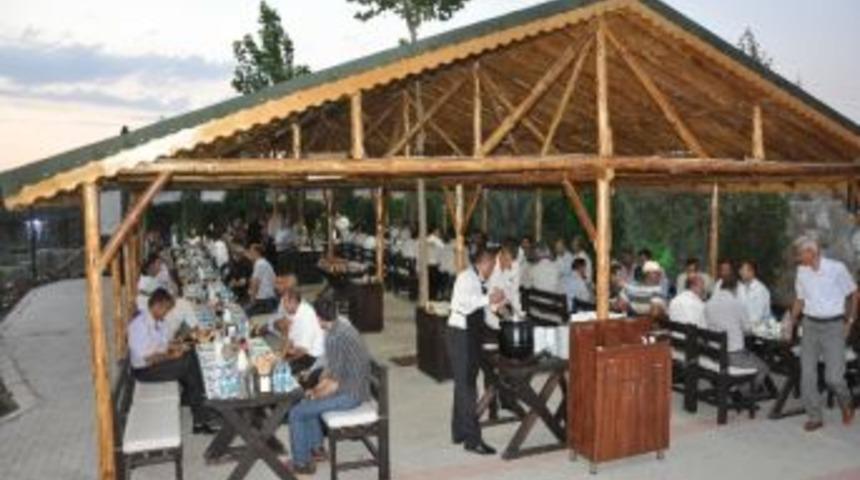 Kaymakam Erdemir'in Doğum G&uuml;n&uuml;nde Veda Yemeği D&uuml;zenlendi