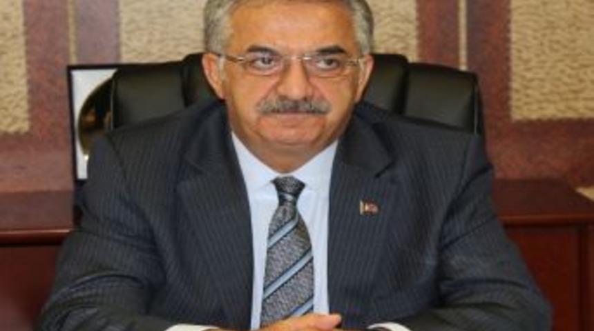 G&uuml;mr&uuml;k Ve Ticaret Bakanı Hayati Yazıcı Rize'de