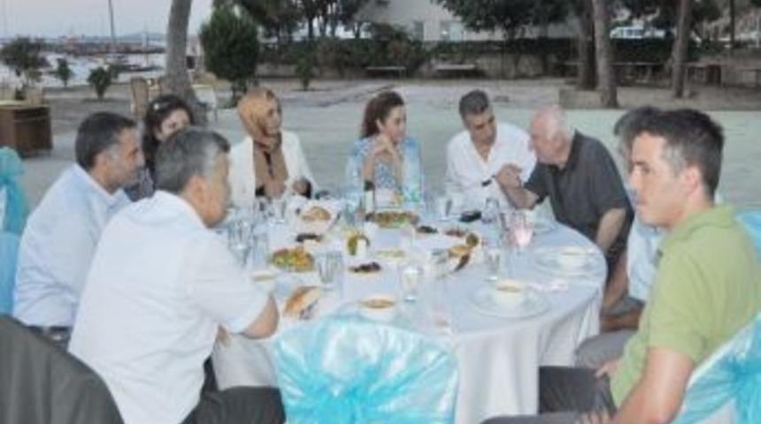 Aliağa Kaymakamlığı'ndan Atanan Personele Veda Yemeği