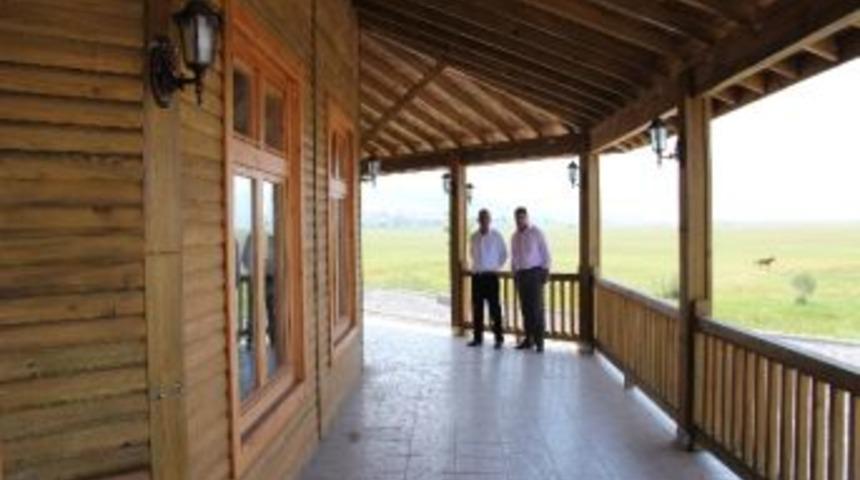 Kura Nehri Kenarında Modern Ahşaptan Yapılan Restaurantın İhalesi Yapıldı