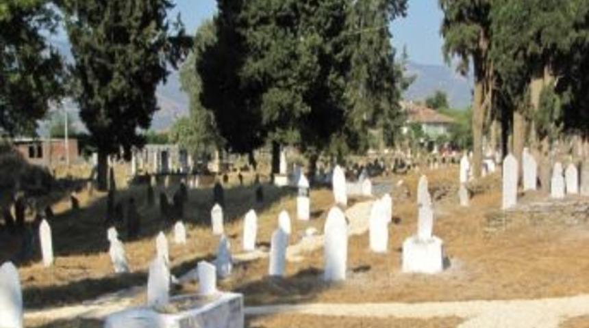 Ödemiş Tombaklı Mezarlığı Yeniden Düzenlendi