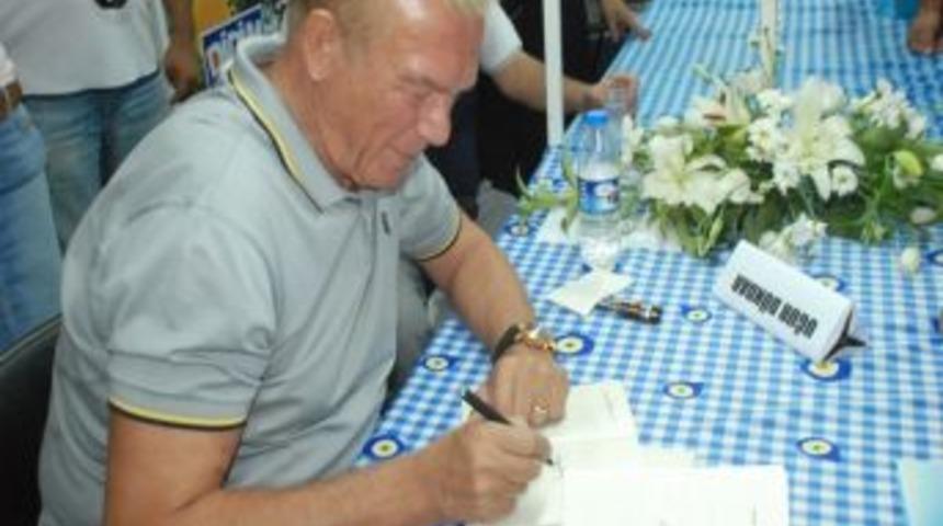 Didim'de Uğur D&uuml;ndar Kuyruğu