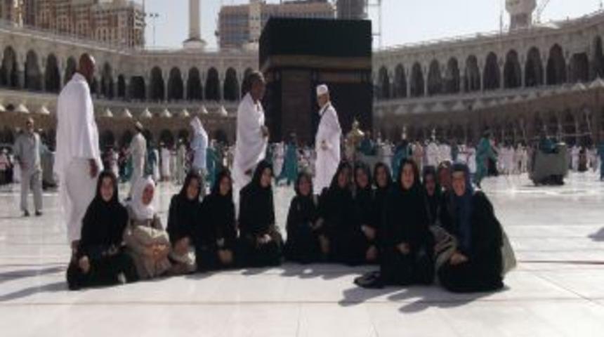 Hafız &Ouml;ğrencilere Umre Hediyesi