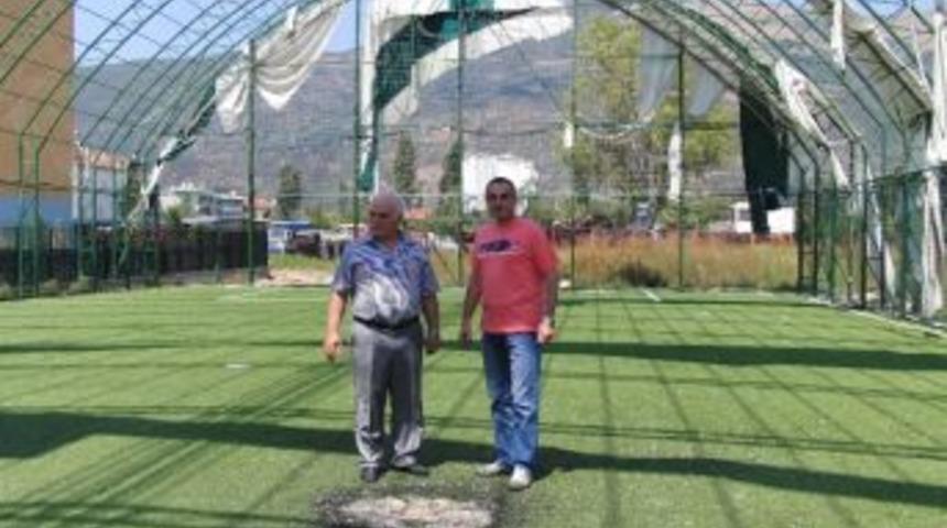 Halı Saha Sahipsiz Kaldı