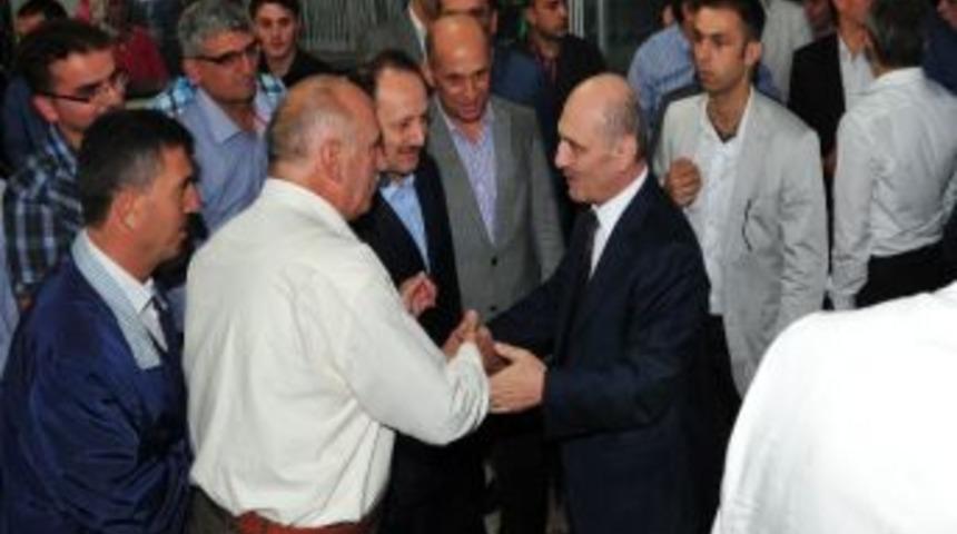 &Ccedil;evre Ve Şehircilik Bakanı Erdoğan Bayraktar Araklı&rsquo;da Ak Parti Teşkilatının İftar Yemeğine Katıldı