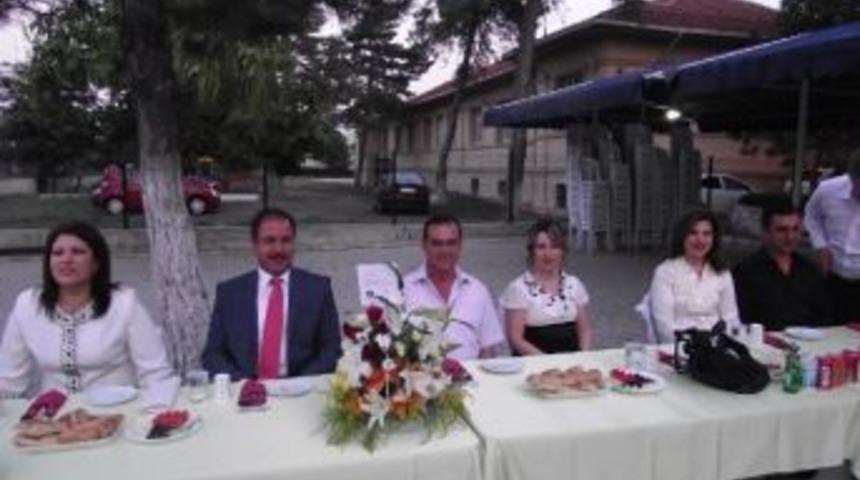 Kaymakam Tat İ&ccedil;in Veda Yemeği Verildi