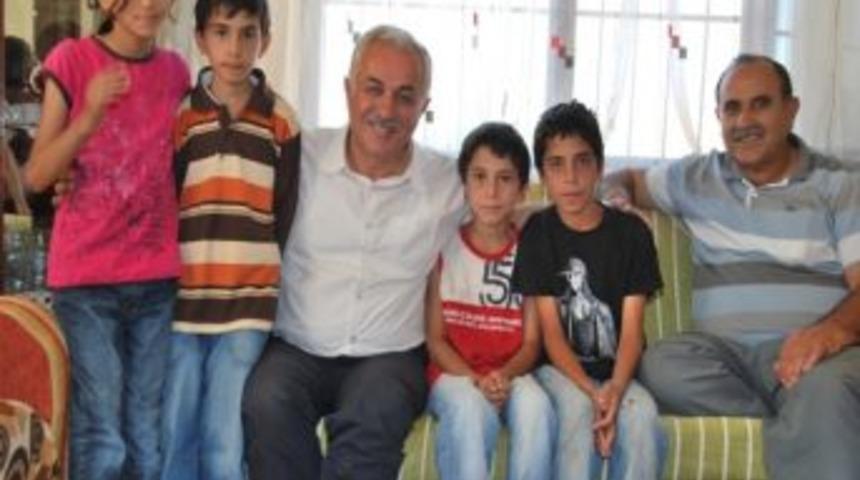 Yetim Ve &Ouml;ks&uuml;z &Ccedil;ocuklara Erken Bayram Sevinci