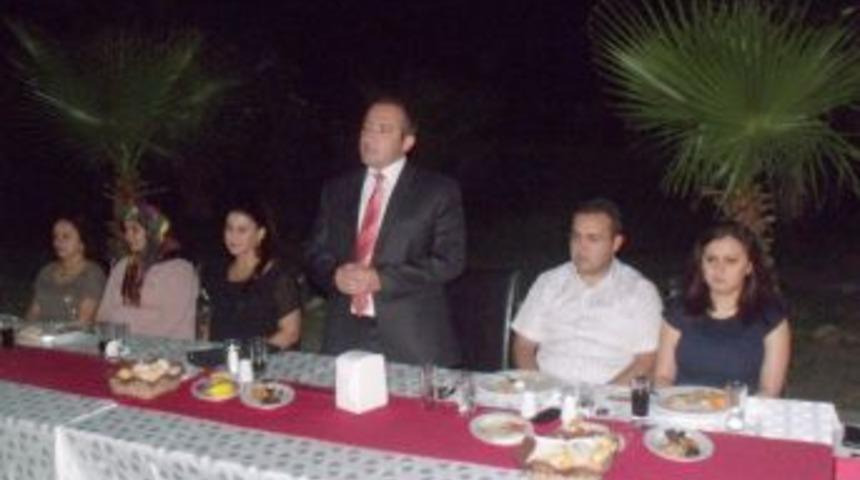 Demre Kaymakamı Karaman'ın Verdiği Iftarda Birlik Beraberlik Mesajı