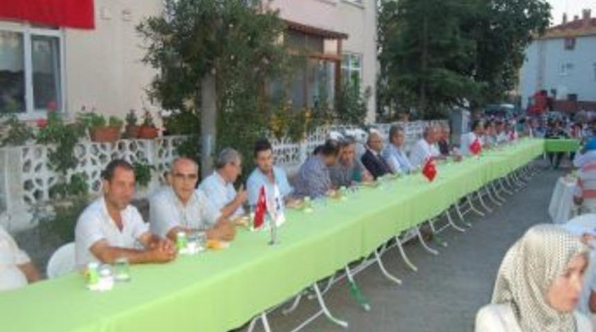 İ&ccedil;daş Lapseki&rsquo;de İftar Verdi