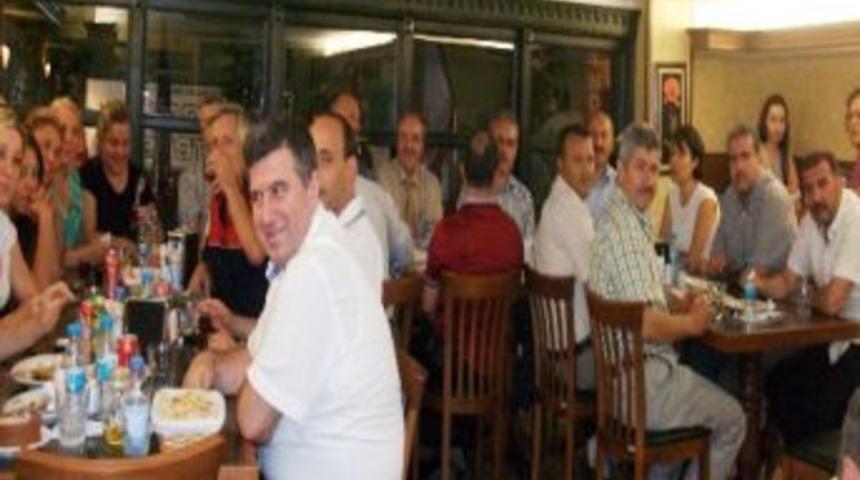 İzmit Belediyesi Daire M&uuml;d&uuml;rleri İftarda Buluştu