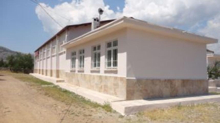 Serinhisar 100. Yıl Atat&uuml;rk Kapalı Spor Salonu'nun Onarımı Tamamlandı