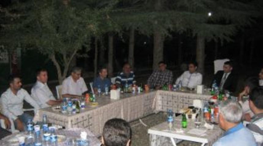 P&uuml;t&uuml;rge Kaymakamına Veda İftarı