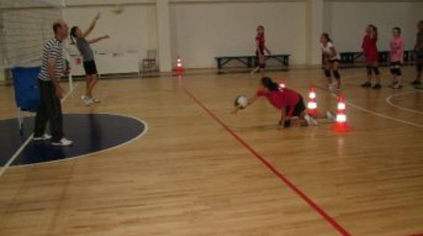 Geleceğin Voleybolcuları Yetişiyor