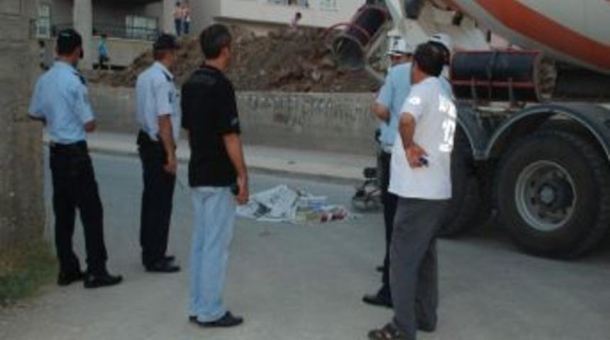 Beton Mikserinin Altında Kalan &Ccedil;ocuk Hayatını Kaybetti