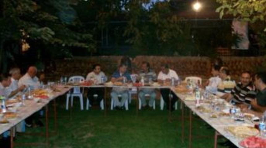 Ak&ccedil;adağ&rsquo;da Protokol &Uuml;yeleri İftar Yemeğinde Bir Araya Geldi